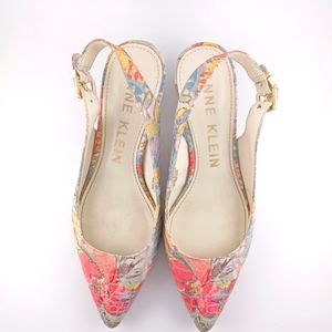 Anne Klein women shoes, size 7 M,floral